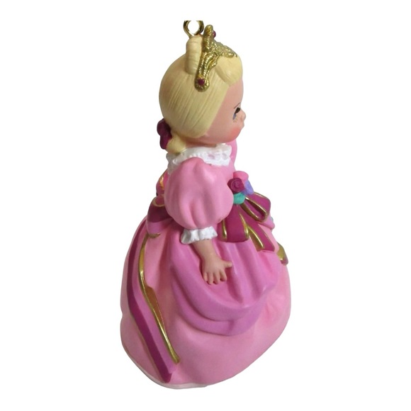 Madame Alexander CINDERELLA - 1995 Ornament by Hallmark Cards 1996 - Picture 5 of 6